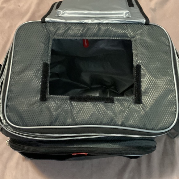 Igloo Medium Sized Thermal Cooler Bag - Picture 4 of 4